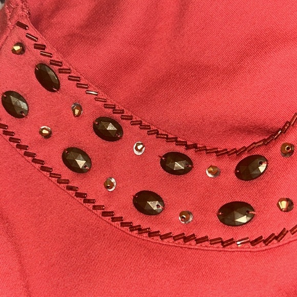 Embellished beaded Neckline tradition country style comfy tee shirt - Picture 4 of 4